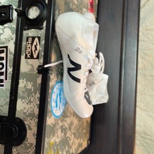 Track shoes that are for 100 sprint